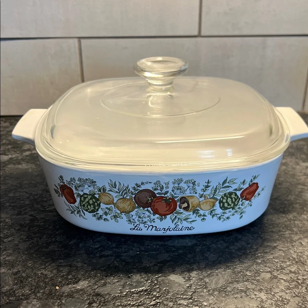 Vintage. 2qt Spice of Life Casserole Dish with Lid. Le Marjolaine pattern